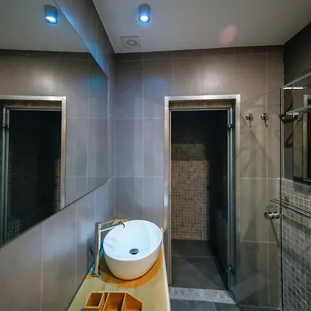 In The Centre With Steam Bath * Floransa