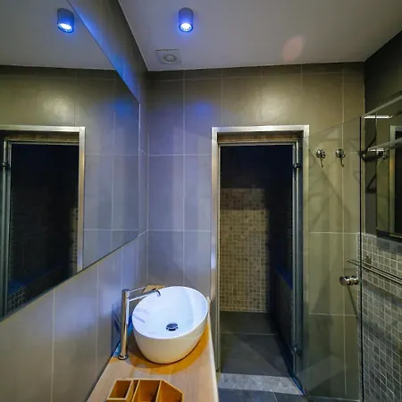 In The Centre With Steam Bath