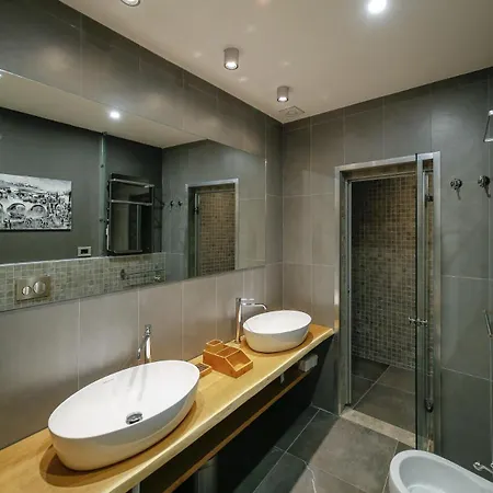 Daire In The Centre With Steam Bath