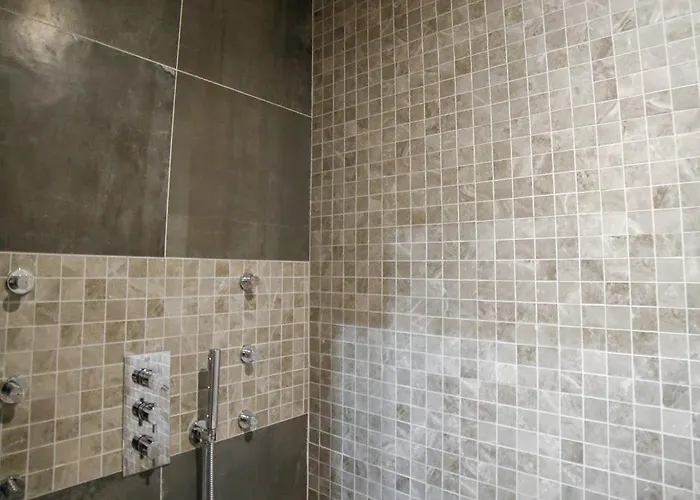 In The Centre With Steam Bath Floransa