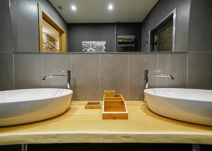 In The Centre With Steam Bath *