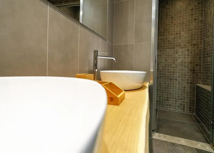 In The Centre With Steam Bath Daire